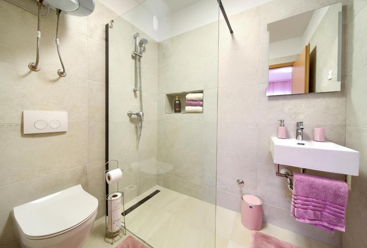 Apartment Mladen Кърк Екстериор снимка