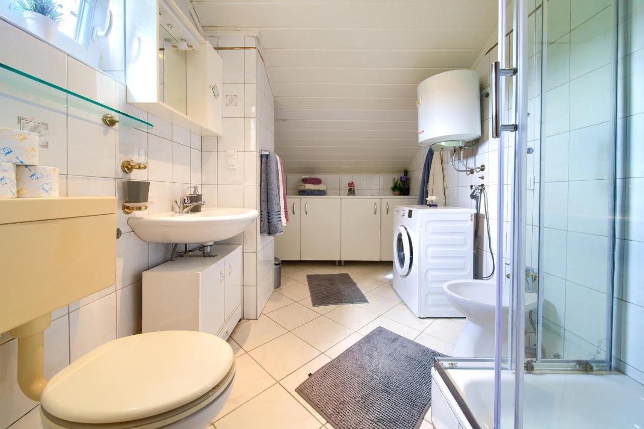 Apartment Mladen Кърк Екстериор снимка