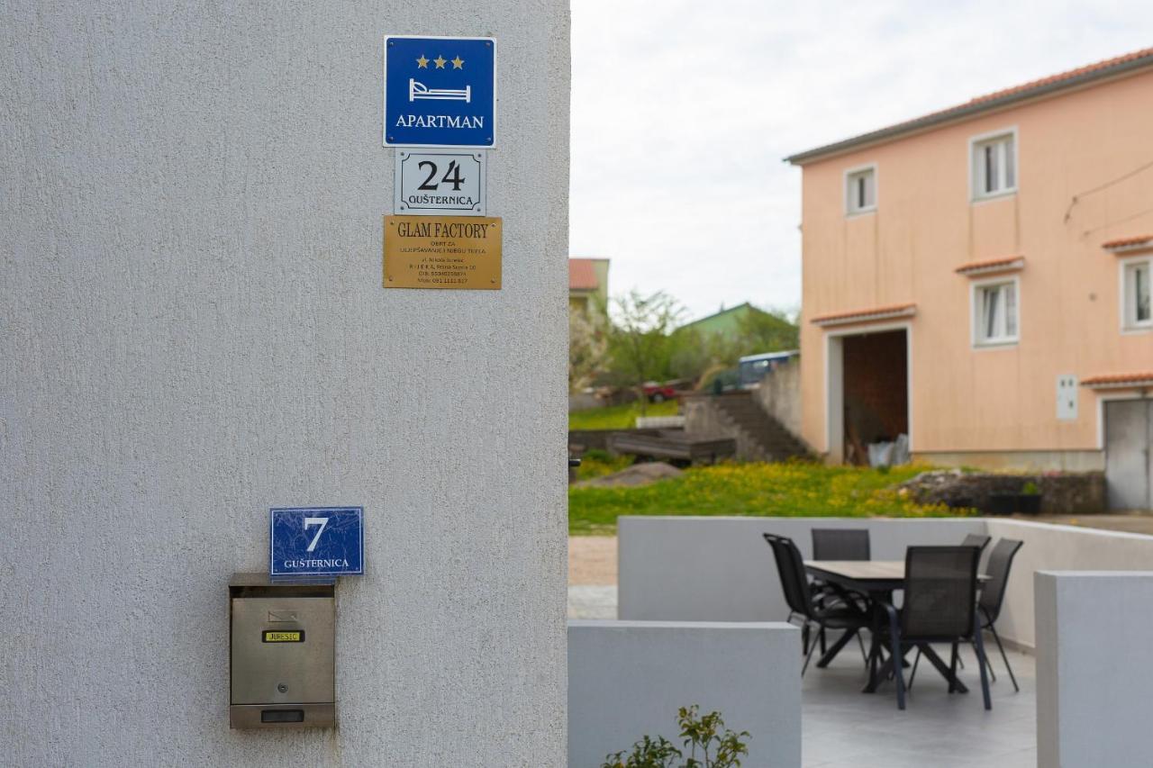 Apartment Mladen Кърк Екстериор снимка