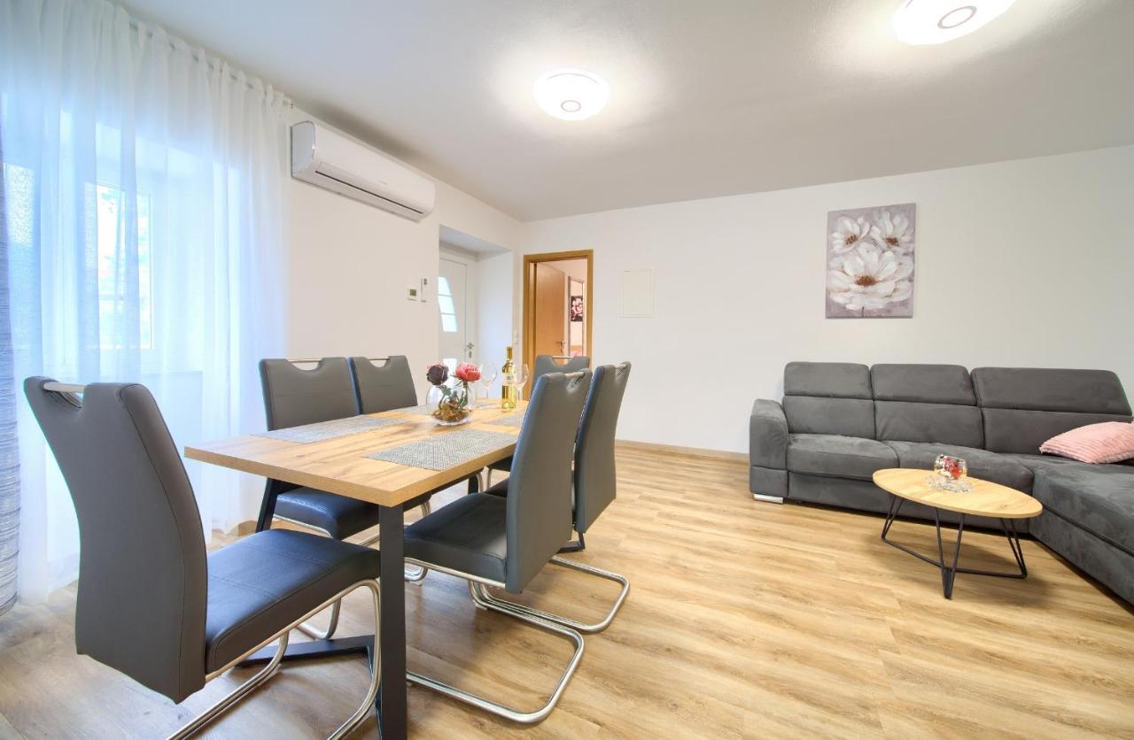 Apartment Mladen Кърк Екстериор снимка