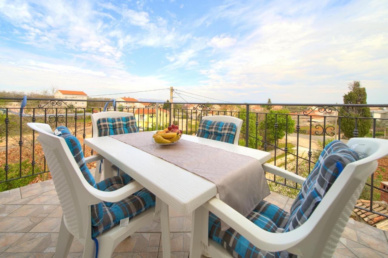 Apartment Mladen Кърк Екстериор снимка