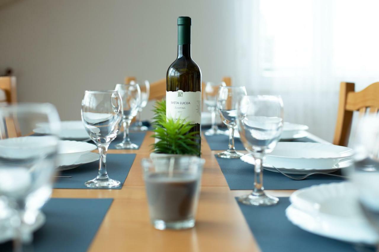 Apartment Mladen Кърк Екстериор снимка